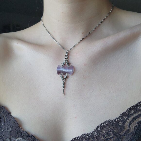 Gothic Victorian purple quartz chainmail necklace with a small silver chain - Picture 5 of 9